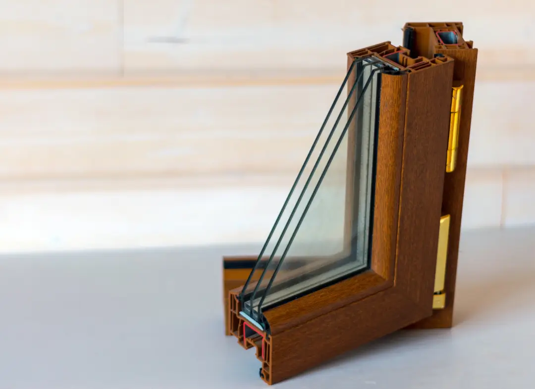 Installation de fenêtre en bois sur mesure Saint-Xandre